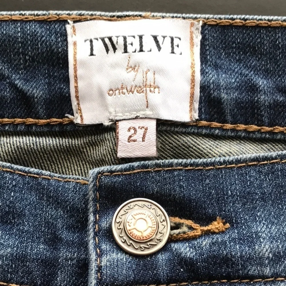 TWELVE BY ONTWELFTH Distressed‎ Denim 5-pocket Raw Hem Jeans Size 27